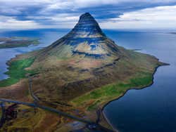 Vue aérienne de Kirkjufell