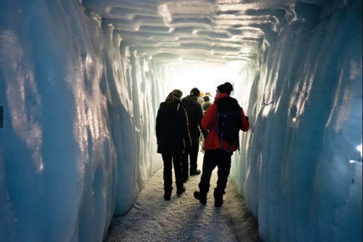 Parcourez les couloirs de la grotte