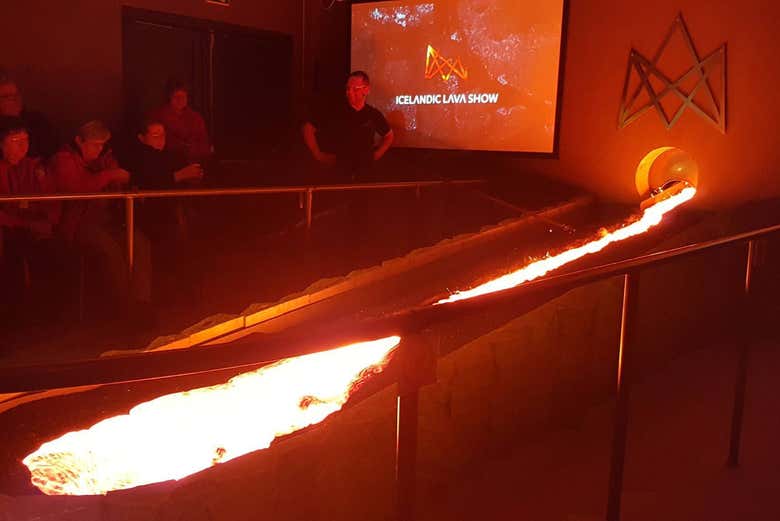 Spectacle de lave à Vik